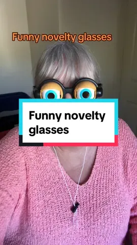 Funny novelty glasses pull the strings to blink or wink fun eyewear for selfie fun. #tiktokmademebuyit #blackfriday #dealdrops #noveltyglasses #funtime @TikTok @TikTok Shop UK @Spotlight 