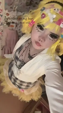 jag älskar också  att göra peace ✌️🥹 #fördig #foryou #08 #alt #lol 