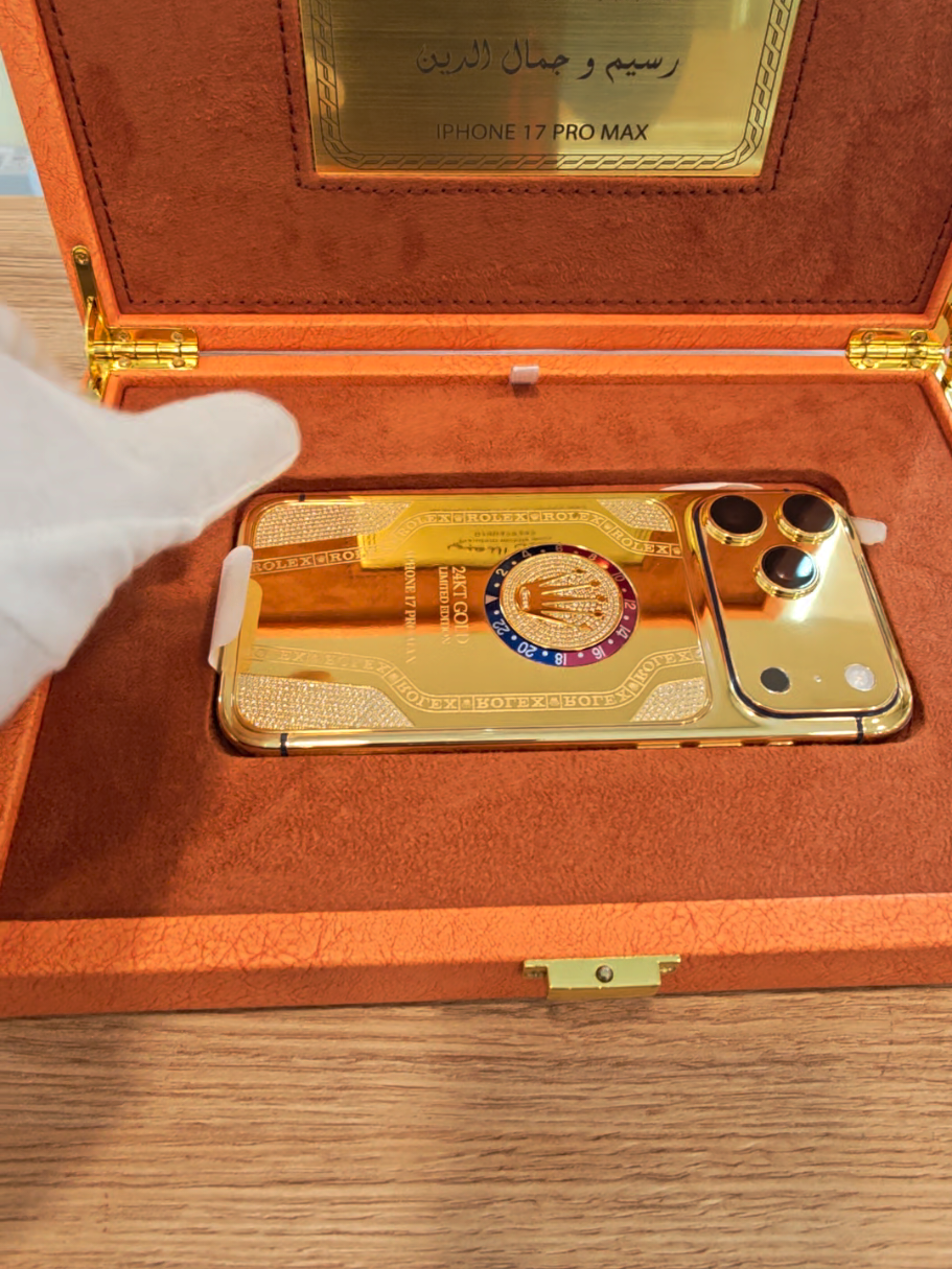 iPhone 17 pro max gold Edition 