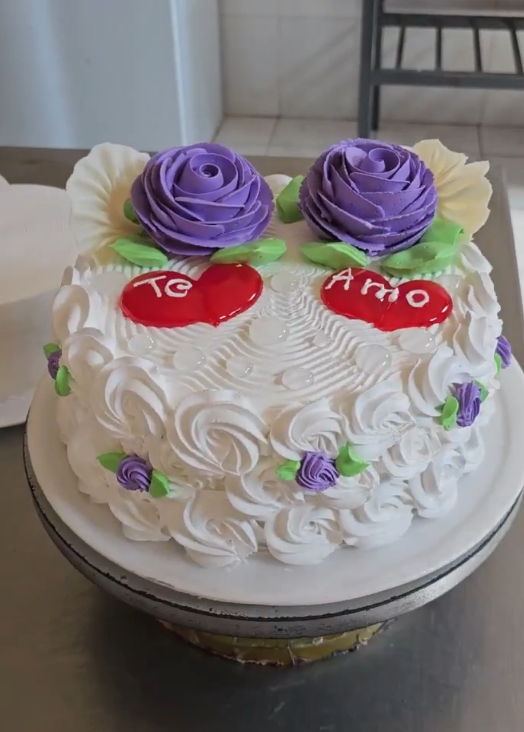Te amo cream cake, anniversary cake decoration, birthday cake making, #cakedecorating #cake #foryoupage #fyp #share 