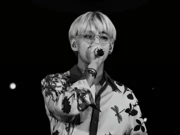 أبوسَ بحچيِه من يَحچي.  #kimtaehyung #v #btsarmy #viral #fyp 