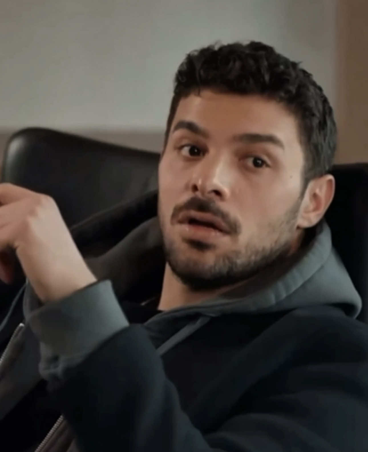 الحبب#المتوحش_yabani #خالد_اوزغور_ساري #عيناك_كالبحر_الاسود #سيماي_بارلاس #غريب_في_المرآة 