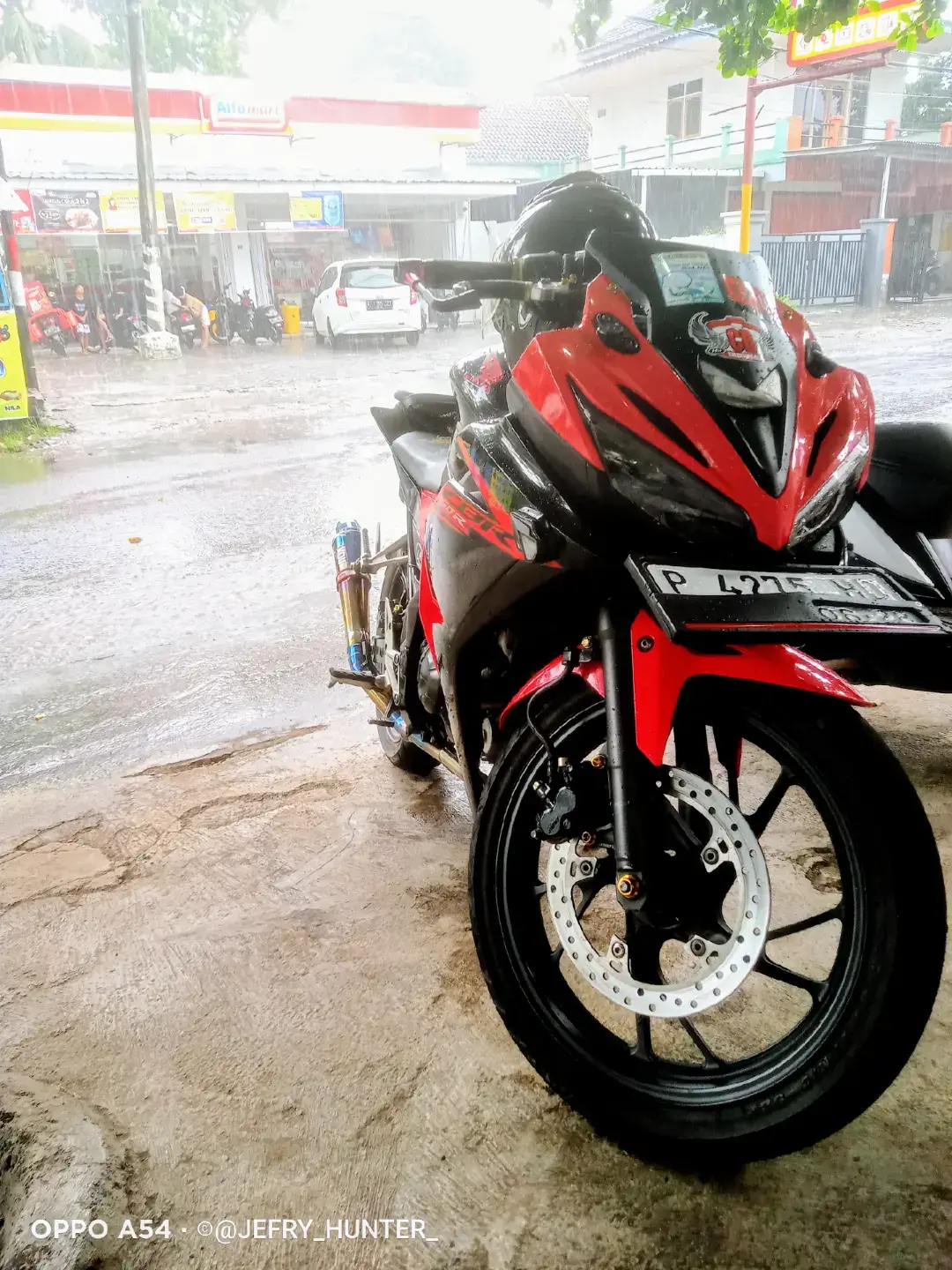 tetap menjadi diri sentdiri#fypシ゚ #jembertiktok #fyppppppppppppppppppppppp #CapCut 