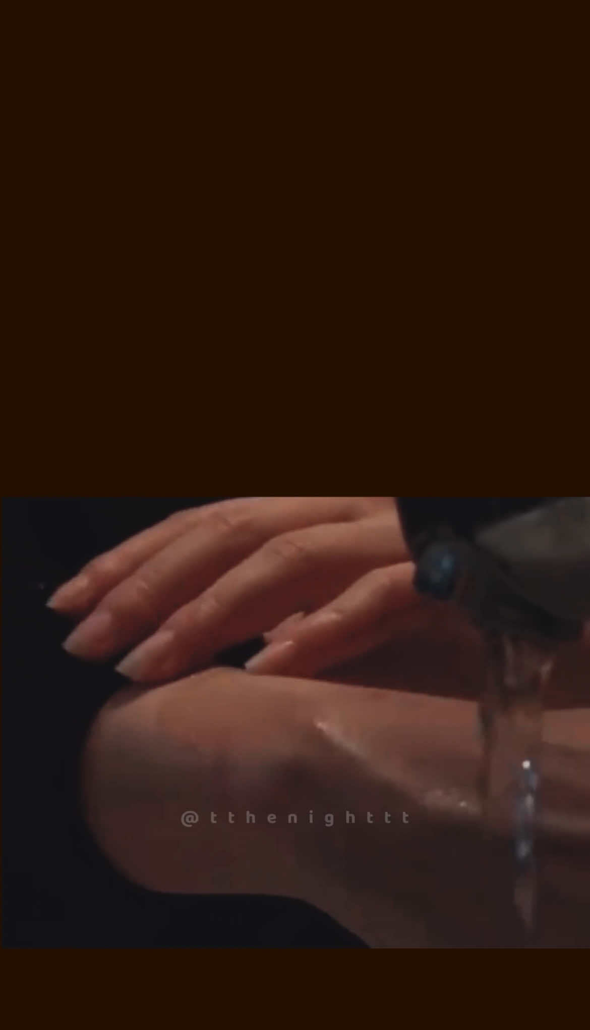 كنت أظنها أيامًا وتمضي، فإذا بها كانت حياتي. . . . #اقتباسات #اقتباس #عبارات #اكسبلور #fyp 