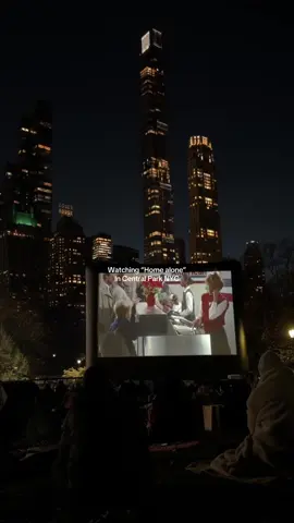 Free Thursday Movie Nights in Central Park...Holiday Edition! 🎄🎞️NOVEMBER 20, 5:00PM & ELF DECEMBER 18, 5:00PM @Wollman Rink NYC #christmasvibes #homealone2 #centralpark #nycchristmas #nycevents