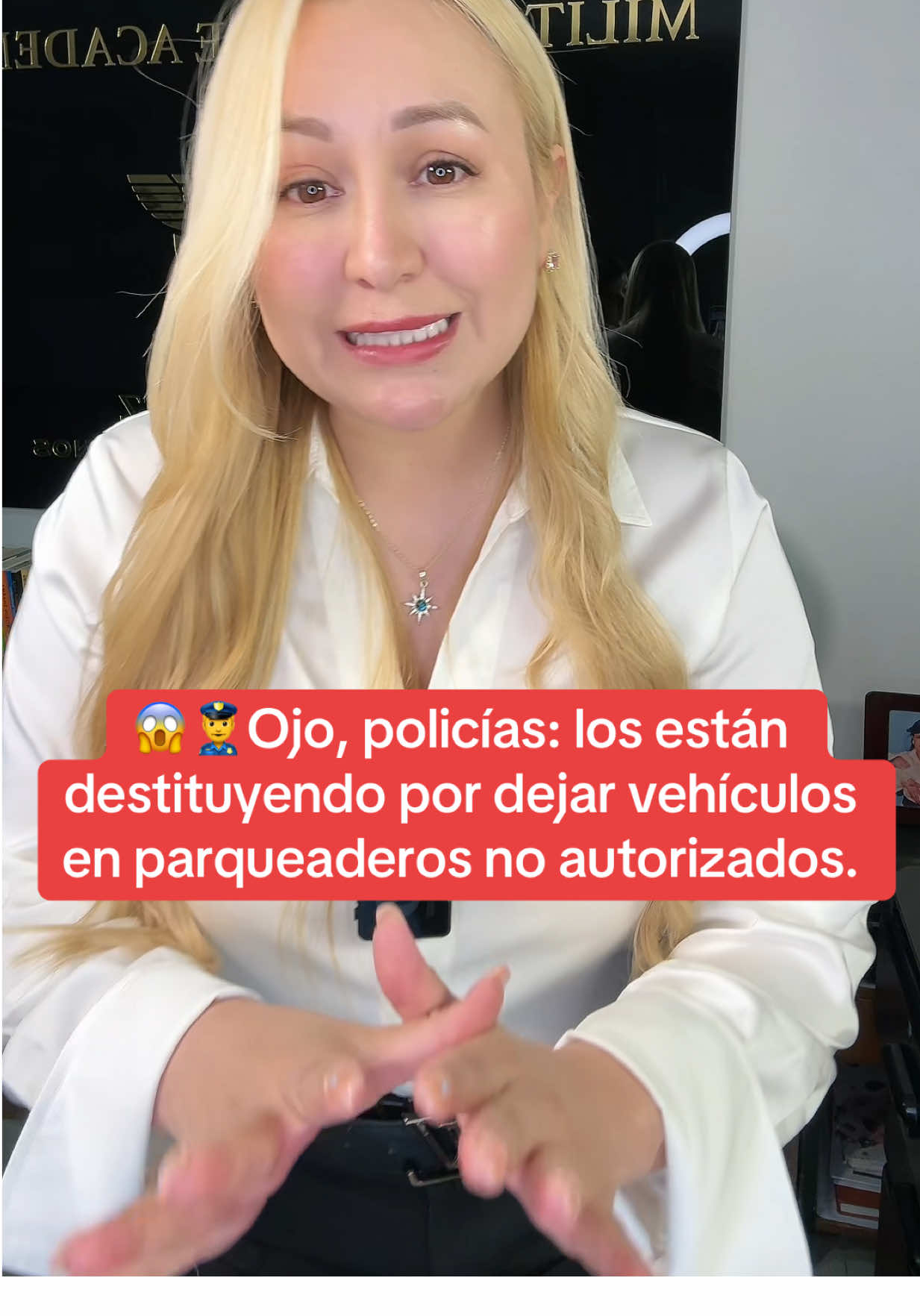 Ojo, policías. Están destituyendo a compañeros por dejar los vehículos en parqueaderos no autorizados. Un descuido de minutos puede costarles la carrera. En este país sancionan al que trabaja… pero no a los que atacan a la Fuerza Pública. Cuídense, protéjanse y sigan el protocolo. ¿A cuántos más les ha pasado esto en su unidad? · · · #policiadecolombia  #militaresdecolombia🇨🇴  #policia  #policiamilitar 
