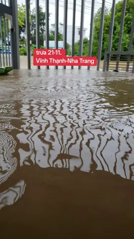 cập nhật tình hình lũ lụt trưa ngày 21/11 tại đường Thượng Móc - Vĩnh Thạnh - Nha Trang #saclo #ngaplutkhanhhoa #lulut #mualu #xalu 