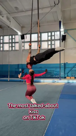 ❤️ #circusartists #circus #ironjaw #kiss 