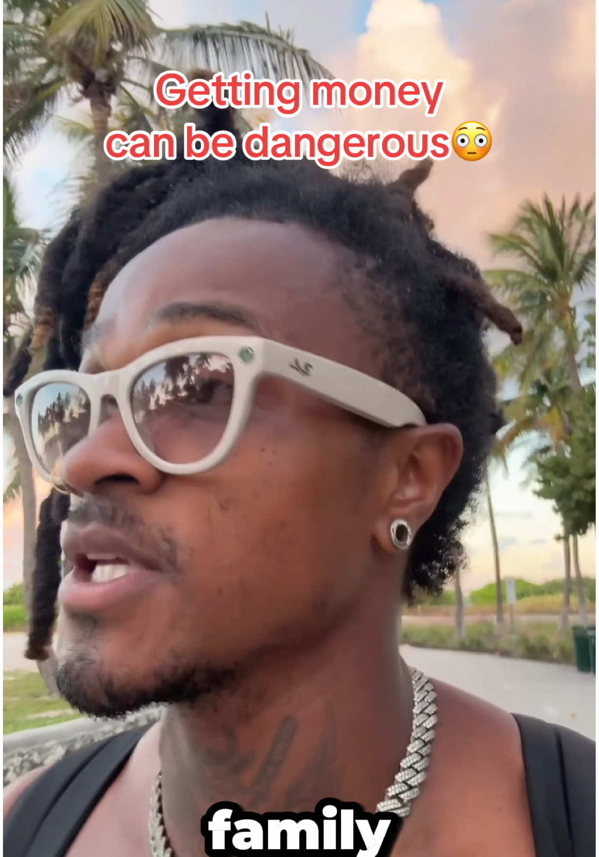 When you start getting money, you have to watch how you move. #streetsmarts #mostdangerous #traylittle #miami #DidYouKnow #clips 