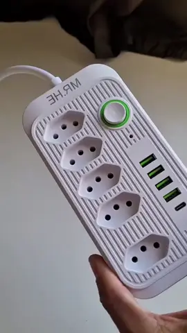 Extensão Régua 5 Tomadas Chega de falta de tomada! Prática e perfeita pra organizar seus eletrônicos. ⚡🔌 #Extensão #CasaOrganizada #AchadinhosShopee #ParaVocê