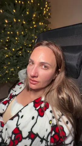 Publi. Poniendo guapa a mami yoda después de su operación con los icónicos Borradores Correctores de @Maybelline ES  #Borrador #Corrector #Maybelline #antesydespues #probandoproductos 