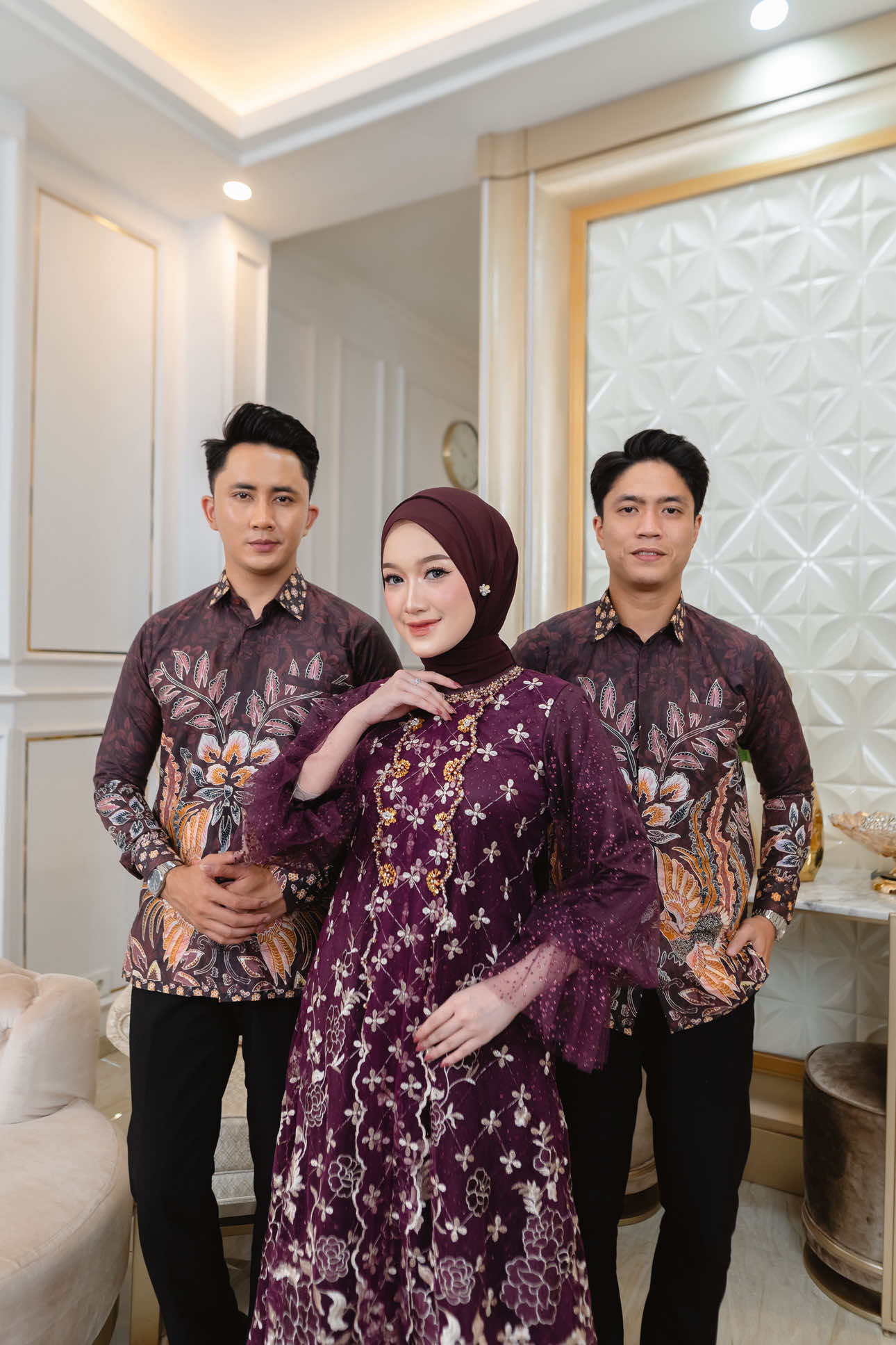 Pilihan yang tepat 😘 Masa depan emang perlu kebahagiaan ✨ Kaya rasanya kamu dapet kebahagiaan kalo pakai dress koleksi dari MYLYF 🤩🫶🏻 Tampilan kau makin mewah elegant bikin semua mata tertuju padamu ! Yuk segera konsultasikan sekarang juga & dress cantik siap temani semua occasion kamu 🛒🛍️ #rayabersua #rayabersuamylyf #ootdlebaran #couple 