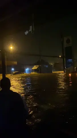 ปีนี้เกือบตายย😕#น้ําท่วมหาดไหญ่ #น้ําท่วมแล้ว 