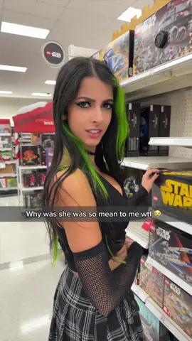 who doesn’t like Star Wars?? 😭 #starwars #fyp #trending #altgirl 