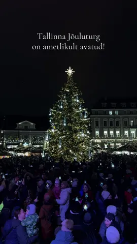 Tallinna Jõuluturg on avatud!  Laupäev, 22. november kava:  15.00 – Tantsustaar Huvikool 15.45 – Rahvatantsurühm Tantsusarvikud 16.30 – Huvikeskus Kullo KT Stuudio Õhtut juhib jõuluvana Äffy