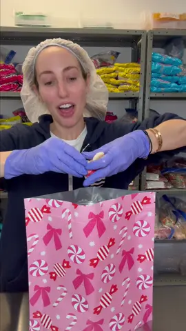 I love you #rubies 🍭🍬 #rubybond #candy #asmr #candytok #holidaycandy #Foodie #pinkaesthetic 