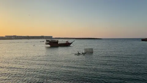 الحياه قصيره جدا فحاول أن ترضي ربك وليس البشر🕊️🖤..