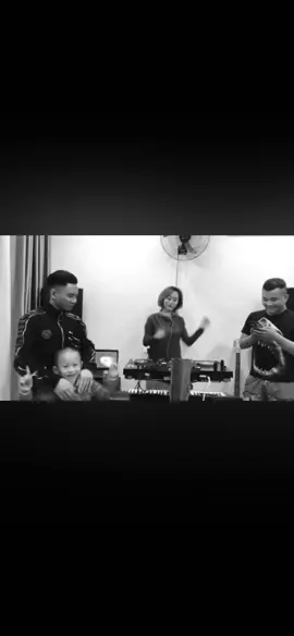 người phản bội - do you wanna be #djtienmoon #lebaobinh #nhachaymoingay #vinahouse #amnhacvacamxuc💔 