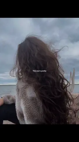 I love my wavy frizzy hair #wavyhair #wabisabi #fyp #viral #hair 