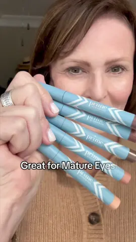 Here’s to #proaging makeup! #eyeshadow #matureskin #eyebrightner #midlife