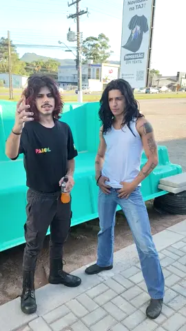 🫴🏻🔥 Valeu demais pelos 200k morfericos!!!  Hoje a putrefação será em Joinville-SC no @hangar7musicbar Shows:  22/11 Guarapuava-PR 23/11 Jaraguá do Sul-SC  24/11 Rio do Sul-SC