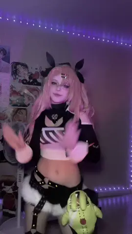 Pocoyo dance?? hah #nicoledemara #zzz #nicole #cosplay #zzzcosplay 