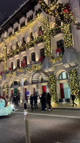✨#targuldecraciuncraiova #craiova #craciun #moscraciun 🎅🏼🌌