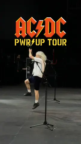 Sydney, did we shake your foundations? #poweruptour christiegoodwin