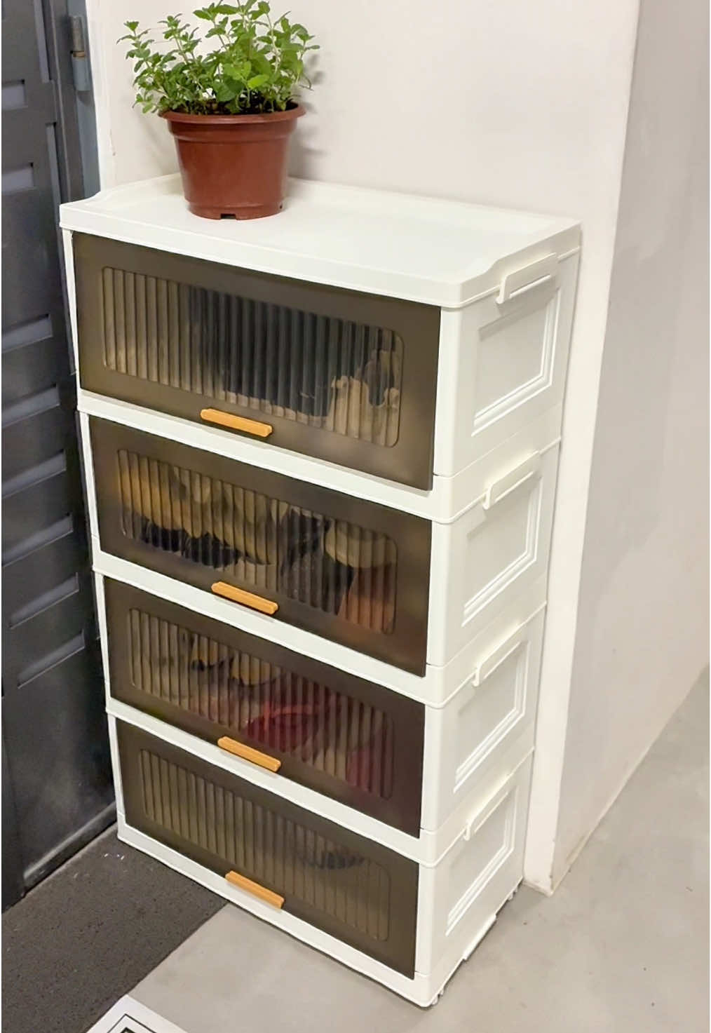 Effortless storage in minutes — unfold, organize, and enjoy a clutter-free home with this extra-large foldable cabinet! #createtowin  #HomeOrganization #SpaceSavingDesign #FoldableCabinet #EasySetup