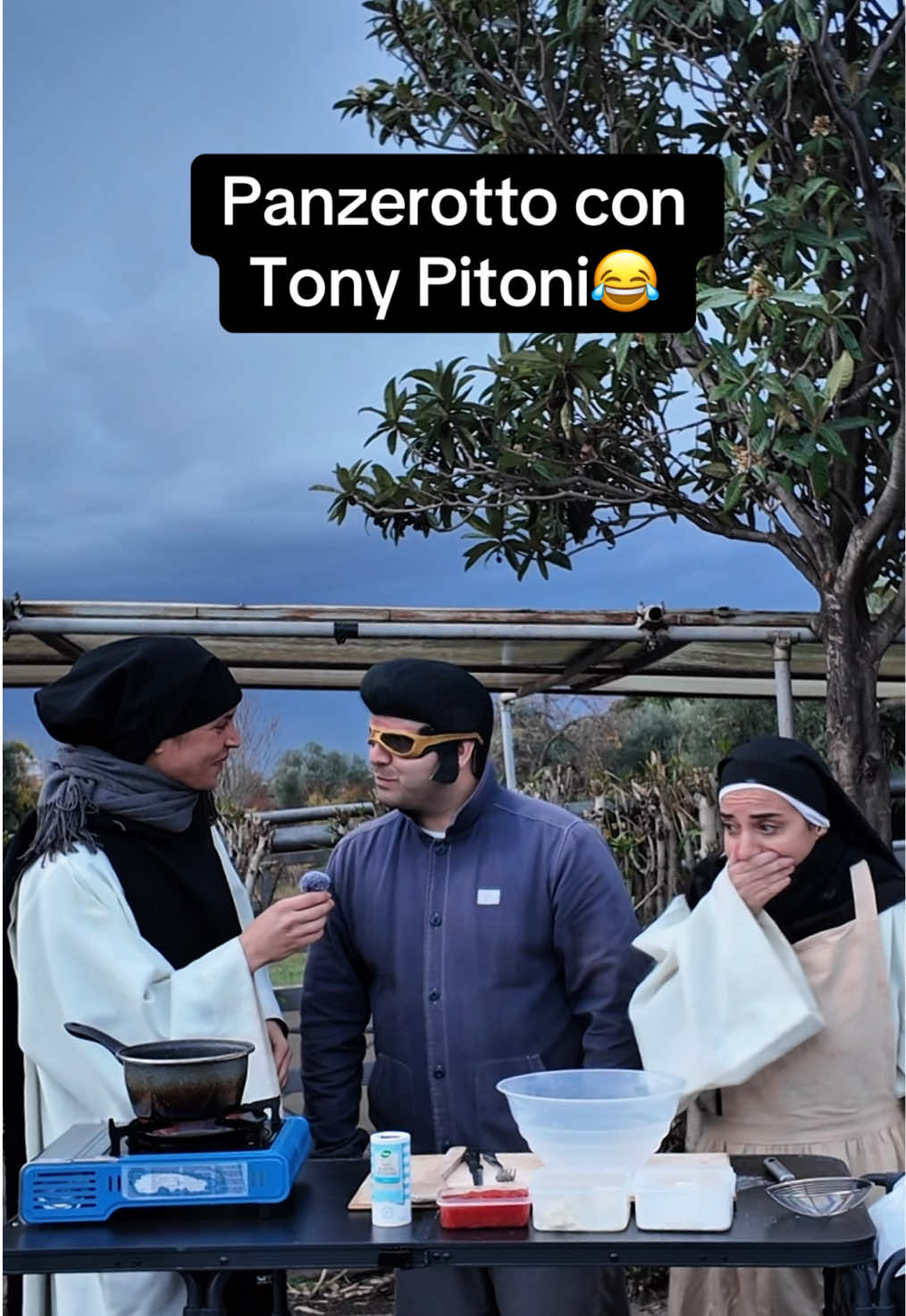 Suor Paola e Suor Felicetta su quella run generazionale @Tony Pitony #suore #tonypitoni #musica 