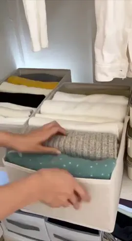 📦✨ Organização simples, prática e com estilo! A Caixa de Armazenamento Dobrável é perfeita para manter roupas, brinquedos e diversos itens sempre no lugar. 🧺 Com tampa para proteger da poeira 📏 Tamanho ideal: 47 × 28 × 20 cm 🏡 Multiuso: quarto, closet, sala ou escritório 🧩 Dobrável — fácil de guardar quando não estiver em uso Praticidade que transforma a organização do seu dia a dia! 💛 #Organização #casa #Praticidade  comente “quero” te envio o link.