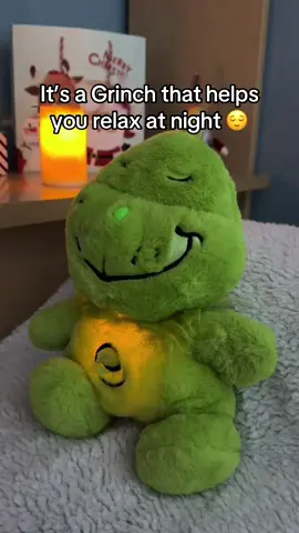 Comment the world Grinch if you think it’s cute💚#grinch #plushtoy #holiday #christmasvibes 