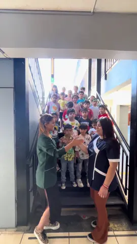 ✨ Se nos van a Primero Básico… un mundo lleno de aventuras los espera mis oruguitas 🎒🌈📚 Crecieron, aprendieron, rieron y hoy están a un paso de pasar al siguiente nivel . Nuestros pequeños de Kínder comenzarán una nueva etapa llena de magia, desafíos y nuevos descubrimientos. ✨ Estamos orgullosos de cada uno de ustedes. Tía Caro y Cami❤️✨.  #Kinder #PrimeroBásico #Crecieron #NuevasAventuras #OrgulloTotal 