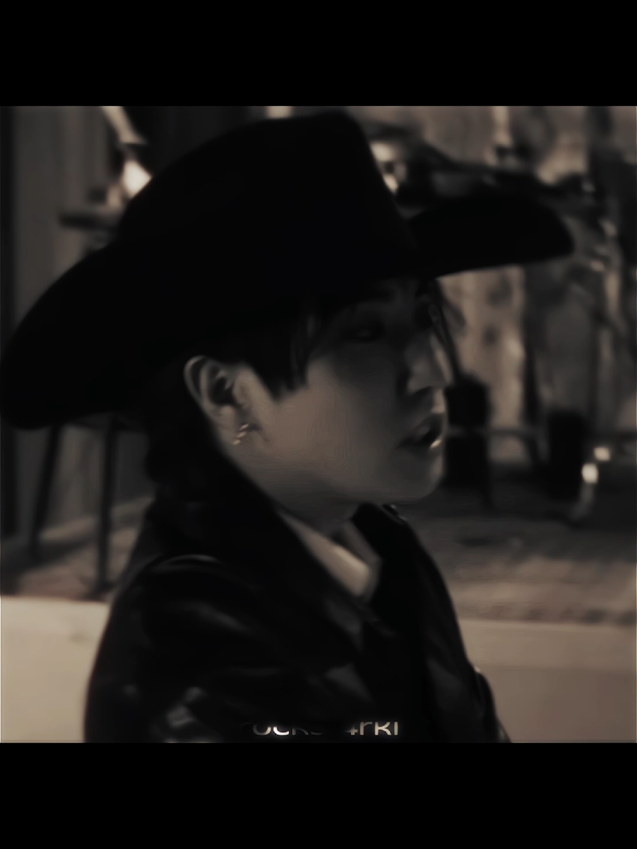 o minho com 3 segundos de tela de vaqueiro 🤬🤬👊🏻👊🏻👊🏻 #leeknow #hanjisung #rockst4rki #foryou #straykids 