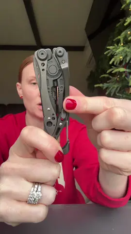 The Leatherman Skeletool is a great lightweight every day carry multitool a perfect gift for any man in your life! 