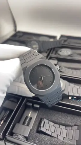 PRICE: 25,000 *VALENZO Wristwatch - Black* Add a touch of elegance to your wrist with this sleek VALENZO watch in black! 🕰️ The black leather strap and stainless steel case give it a sophisticated look, perfect for formal events or everyday wear. The analog display is easy to read, and the subtle design makes it a versatile accessory for any outfit. - Black leather strap - Stainless steel case - Analog display - Classic, timeless design