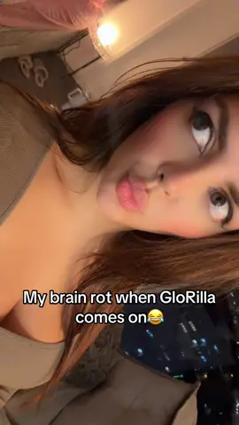 1 minute of me jamming to @Gloria Boyd - I love her so much 😂