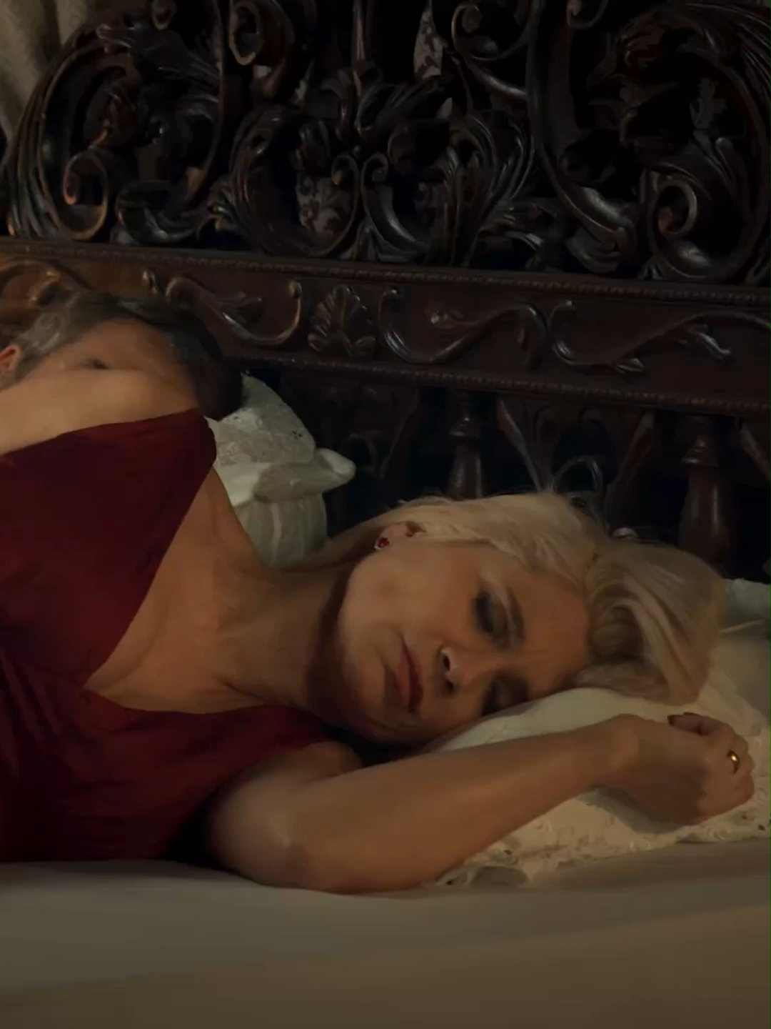 O pesadelo foi tão real que a Sandra quase mandou o Ernesto de arrasta mesmo 👀 #ÊtaMundoMelhor #Novelas #TVGlobo