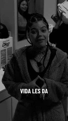 Si la vida le da la oportunidad de escoger siempre elijan el dinero @meligate_oficial 