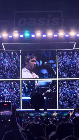 Oasis | Don’t look back in anger | Chile 2025♥️ Captado en mi iPhone 17 Pro!😍 #oasis #chile #shotoniphone #iphone17pro #iphone17promax 