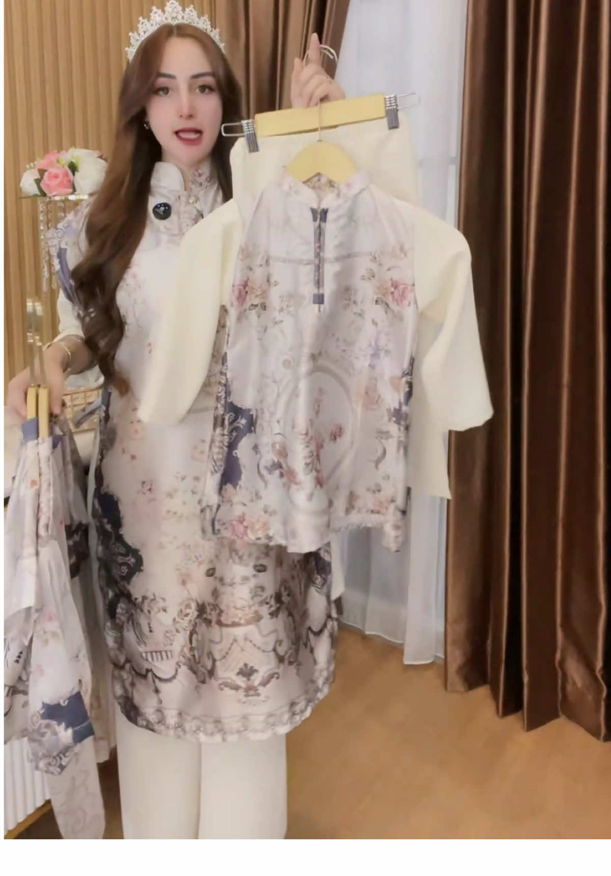 Lucu banget bisa couple an sekeluarga 😍 #outfitlebaran2026 #sarimbit 