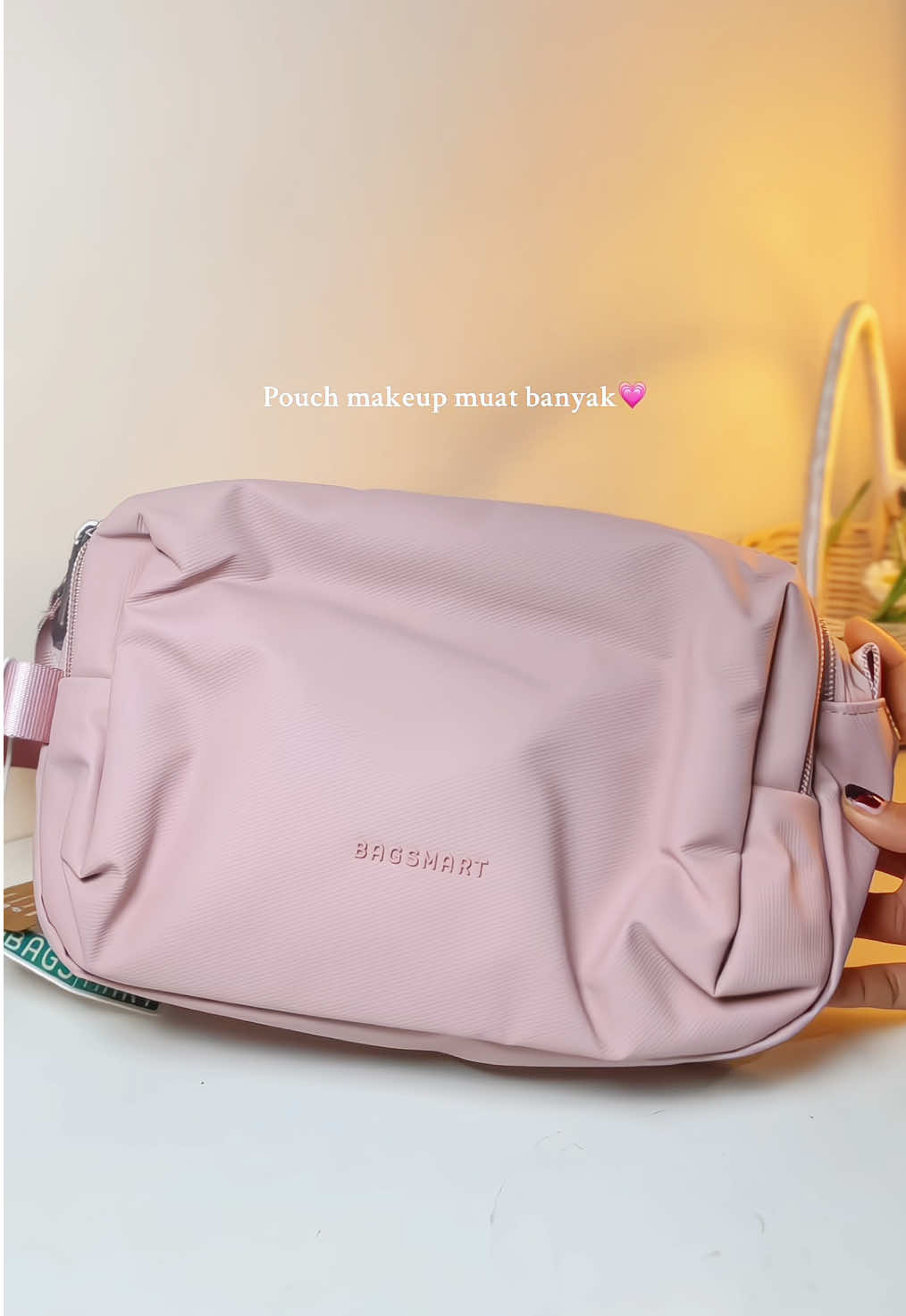 Rekomendasi bgt nih buat kamu yang lagi cari poich makeup yang muat banyak #pouchmakeup #bagsmart