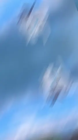 Les séraphins, c’est pas des anges gentils : ce sont des créatures brûlantes dont un seul regard peut littéralement te carboniser. #ange #séraphin #bible #mythologie #mystère