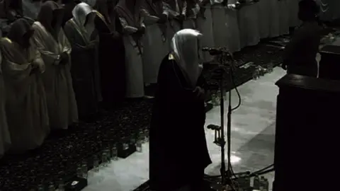 وَما قَدَرُوا اللَّهَ حَقَّ قَدرِهِ #تلاوة_خاشعة #اكتب_شي_توجر_عليه #تلاوات #الحرم #بندر_بليلة 