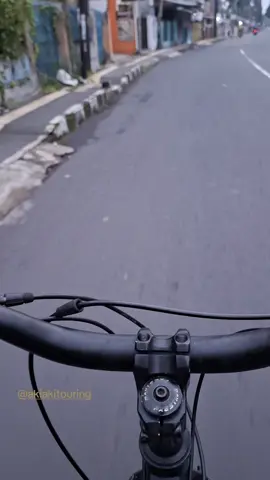 Ngulisik : Jl Galunggung Jl Dr Sukarjo #ngulisik #jlgalunggung #fyp #akiakitouring #ulinolangan 