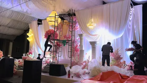 Hậu trường 1 ngày làm việc của Team Tại TTVH Phú Mỹ#NamNguyenWeddingplanner #LuxuryWedding #ĐámCướiVũngTàu #langbinhanvungtau #WeddingPlanner 