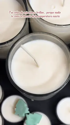 ¡ALERTA de SECRETO! 🤫 Tu vela de SOYA opaca tiene solución: el truco de la temperatura es 87 grados exactos 💡, comentá SECRETO 👇 para aprender este detalle 👩‍💻, y envíanos un mensaje privado para la capacitación profesional ✉️.  #velasartesanales  #velasaromaticas  #hechoconamor #velasdecorativas  #saludmental 