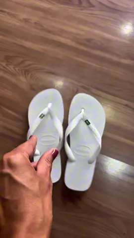 Chinelo Da Bandeirinha Havainas De Dedo  https://s.shopee.com.br/70CUwn3Q6b #havaianas #chinelo #fimdeano #natal #achadinhos    