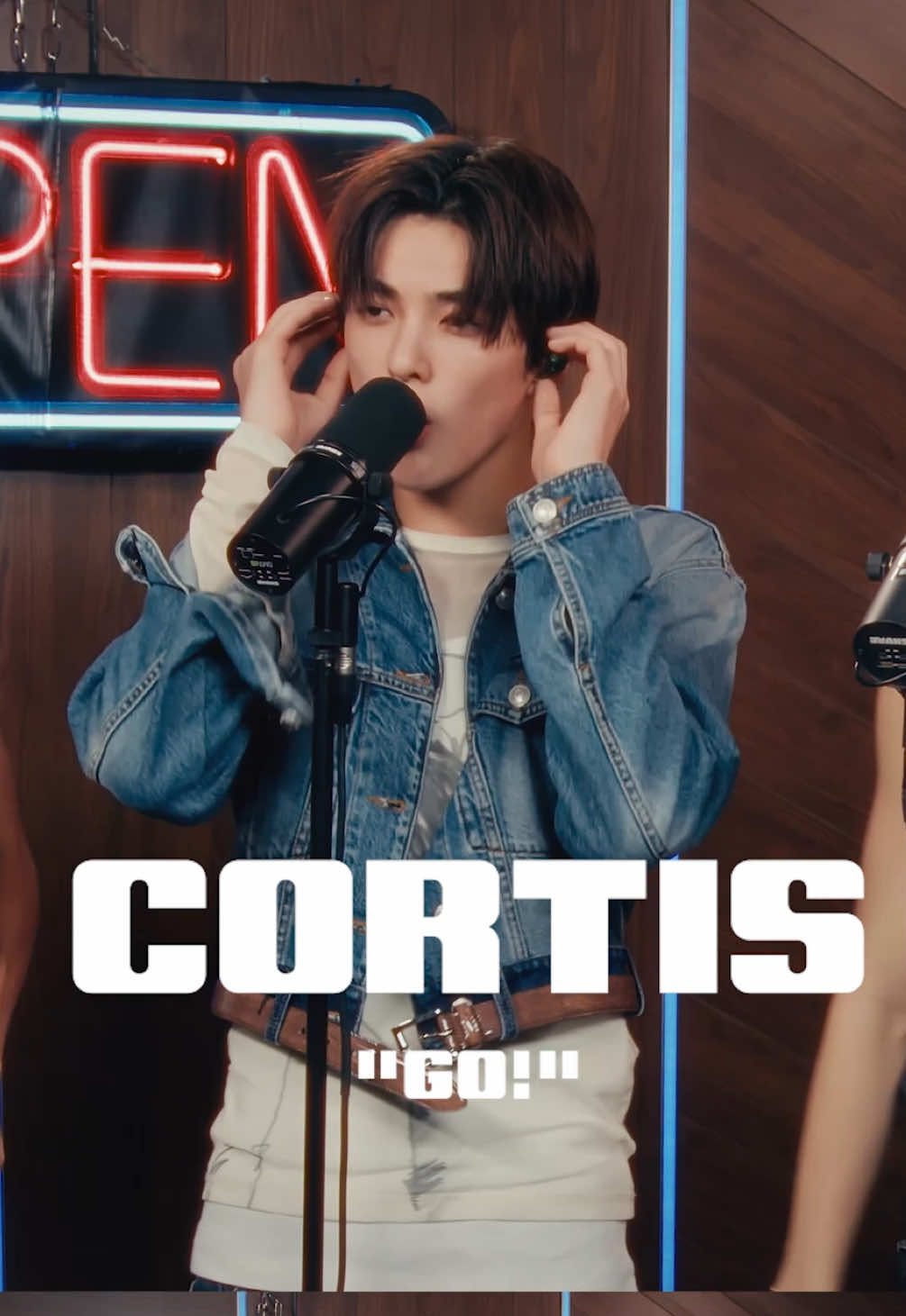 don't mind me, I've just been watching @CORTIS’s #openmic performance on loop for the last hour 🎤🔥 #genius #CORTIS #CORTIS_GO #go #coloroutsidethelines #코르티스 #kpop #viralmusic #music #liveperformance 