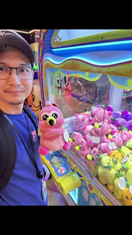 📍Timezone 🧸                                                                          #PALIBUTku #HUGsees #ClawMachine #TimezonePH #fyp                                                                        @HUGsees World @Timezone Philippines 